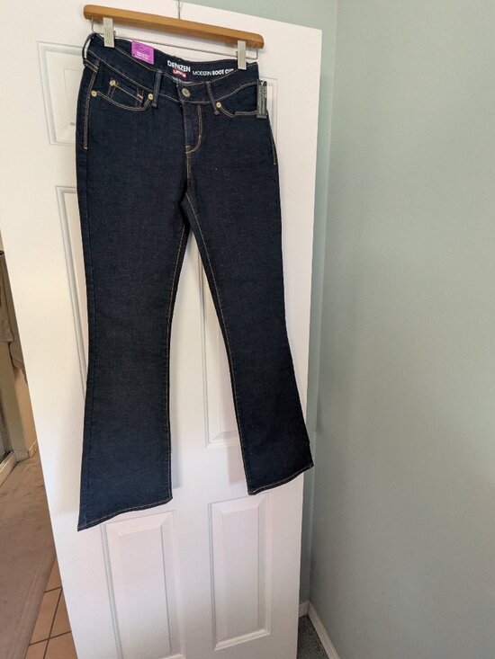 Denizen from Levi's Denim - Levi's Denizen Modern Bootcut Jeans - Blue Denim Dark Wash - Misses Size 2 NWT